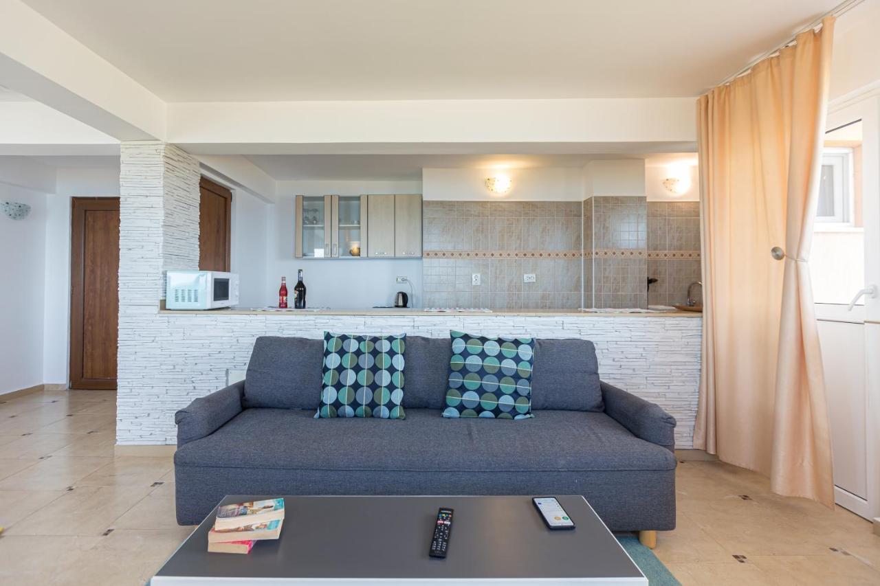 Отель Casa Eden Костинешти Экстерьер фото