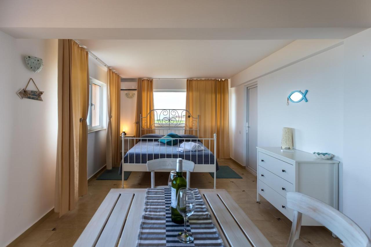 Отель Casa Eden Костинешти Экстерьер фото